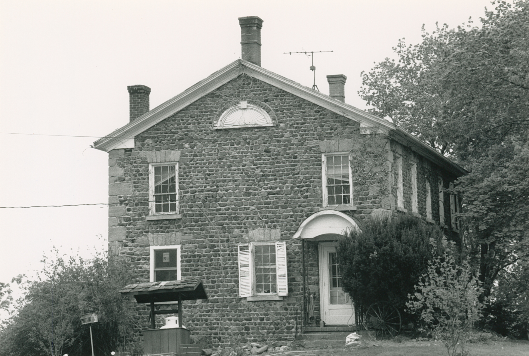 Roy-7 9065 Chestnut Ridge Rd 1